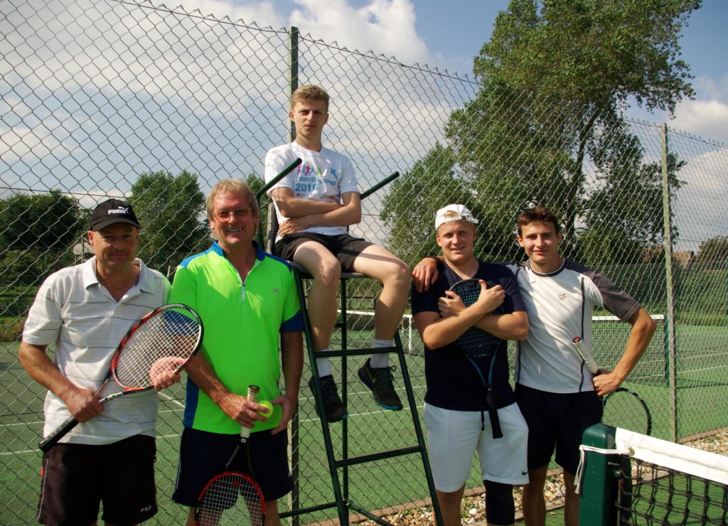 men's doubles l-r: rogers, cover, Tom Dry (umpire), hart and craddock